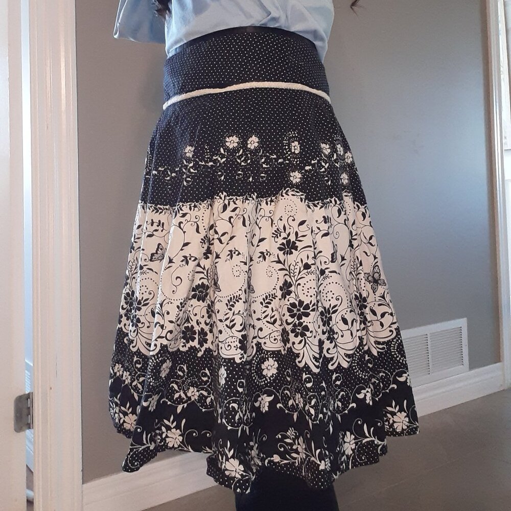 Black and Light Cream print skirt